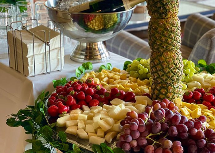 Fruktfat till ett event.